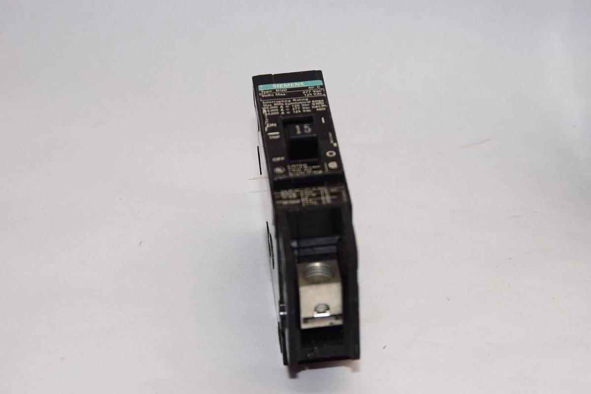 Used (Lot of 4) SIEMENS BQD 15A 15 Amp 277Vac Bolt On Circuit Breaker