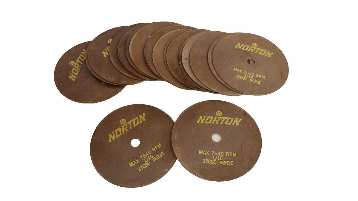(Lot of 23) NORTON 37C80 V8R30 37C80V8R30 1/16" 7640rpm 6" Grinding Wheel NEW