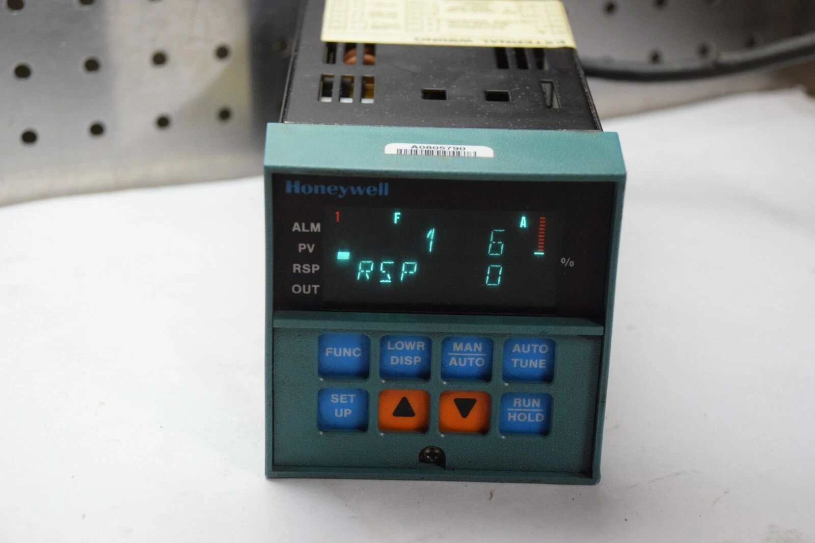 Used Honeywell Temperature Controller YDC3002-0-22A-1-DIN-0111, 51-51-25-07, DC3002-