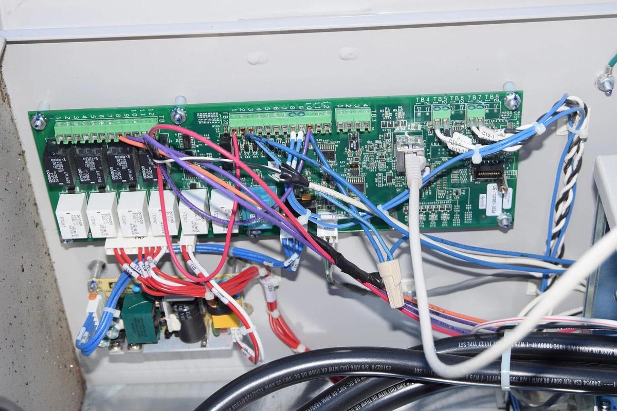 Used Yaskawa AC Drive Z1B1B180PMB Z1000 Bypass Inverter 3ph 480v in 0-460v 180a out