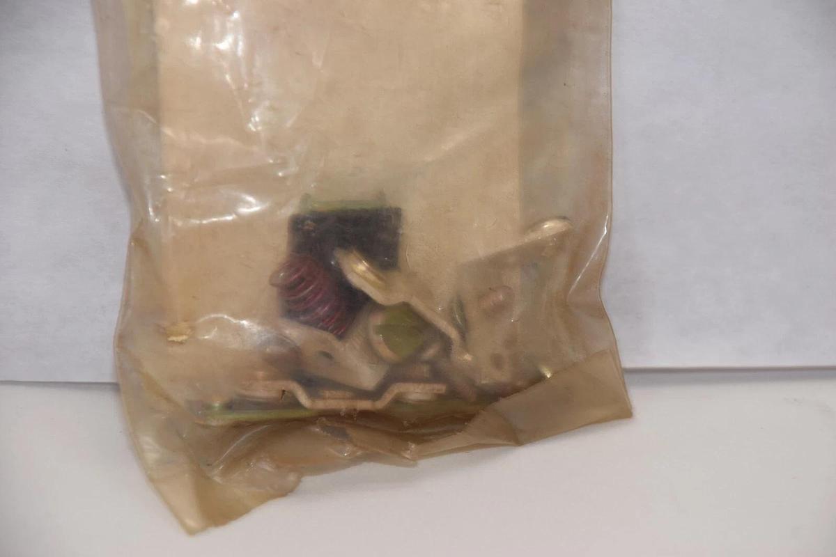 (NEW) FURNAS 75EA44D 1 Pole Contact Kit