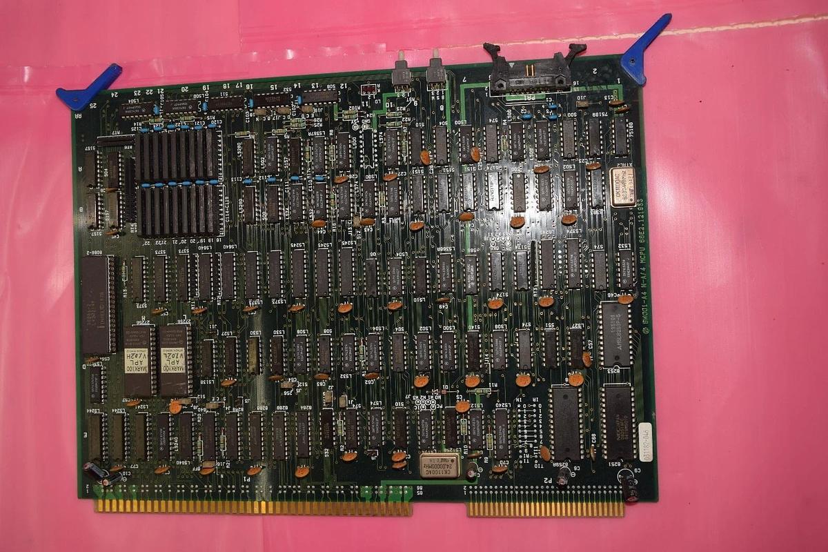 Used HITACHI BW001-A4 N-A/4 MCPU 68E2.121953 CIRCUIT BOARD BW001A4