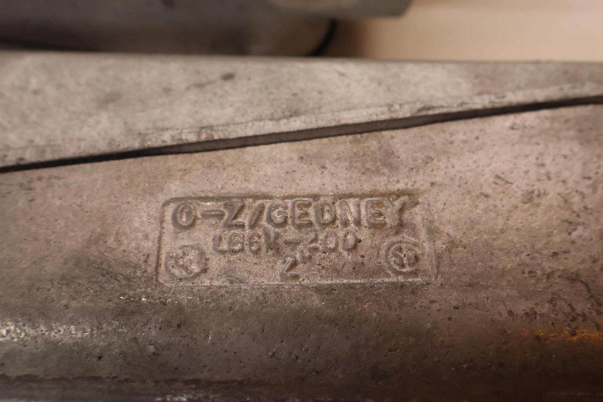 O-Z Gedney LB6X-200G 2" Conduit Mogul Pulling Elbow Gray Iron Galv (New - Box 2)