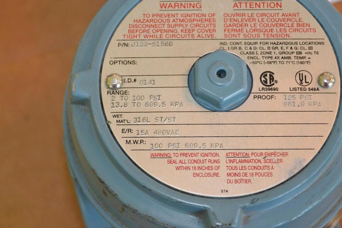 UNITED ELECTRIC UE Pressure Switch J120-S156B 2-100psi Ametek SW Diaphragm NEW