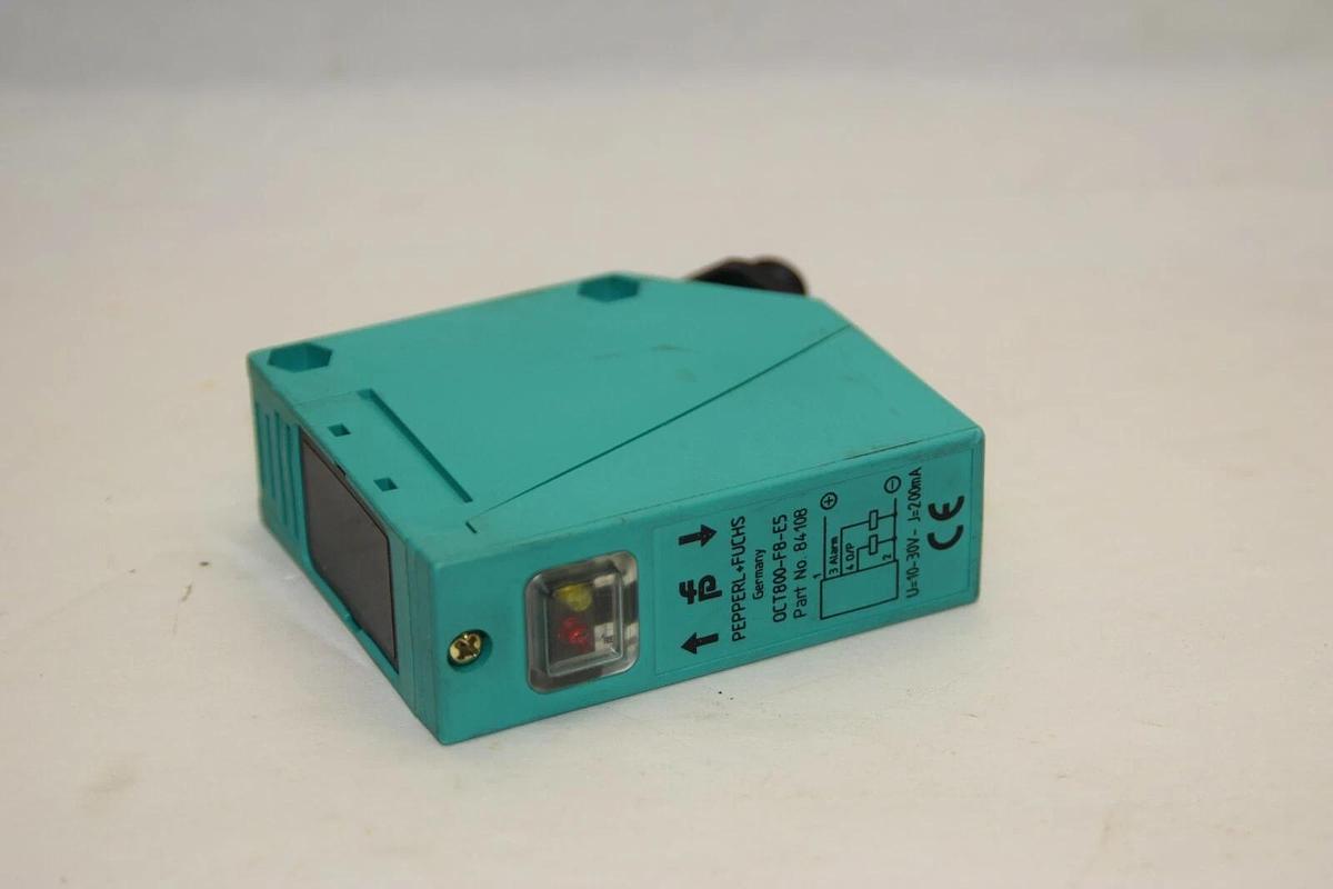 Used PEPPERL+FUCHS OCT800-F8-E5 84108 10-30V 200mA Photoelectric Sensor