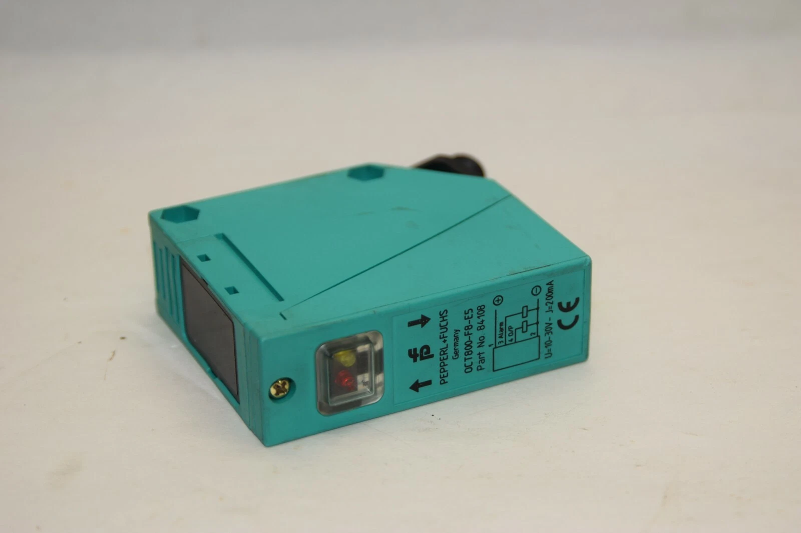 Used PEPPERL+FUCHS OCT800-F8-E5 84108 10-30V 200mA Photoelectric Sensor