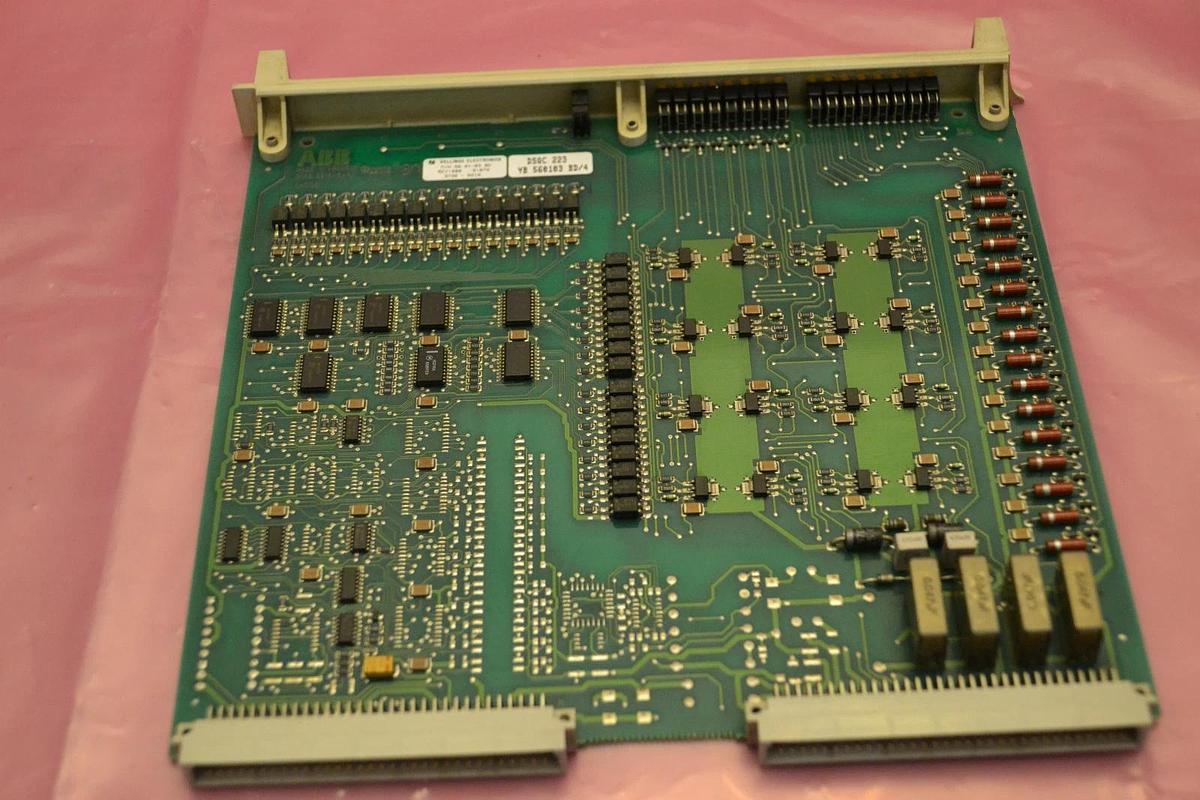 Used ABB CIRCUIT BOARD CARD DSQC 223 DSQC223 YB 560103 BD/4 DSQC223 YB560103BD/4