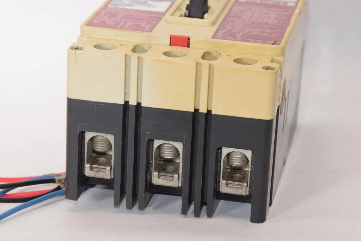 Used CUTLER HAMMER FD3150K 6639C02G09 150A 150 Amp 3 Pole Circuit Breaker