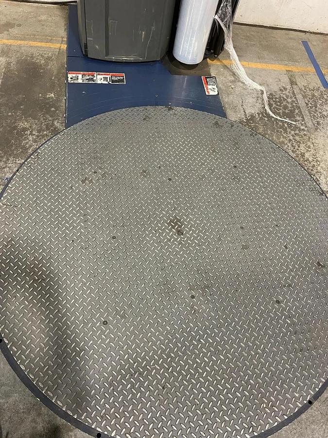 Used *JUST SERVICED* Lantech Q-300 115V Shrink Wrap Machine Semi Auto Stretch Wrapper