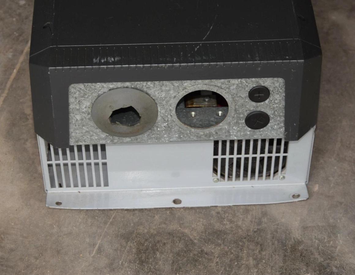 Used SIEMENS 6SE3228-4DK40 380-500V 113A 60hp Midimaster Vector Drive 6SE32284DK40