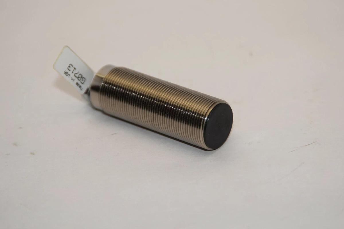 (NEW) ALLEN BRADLEY 875C-M5CP18-P3 Series A 10-48Vdc Photoelectric Sensor