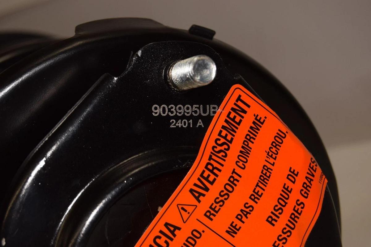 Monroe 571453 Suspension Strut and Coil Spring Assembly Toyota 01-03 USA (New)