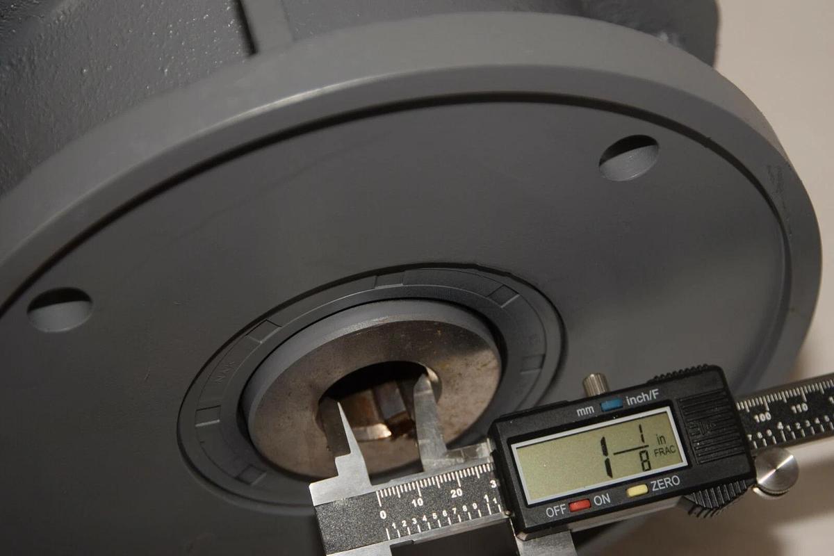 Refurbished IPTS HQD-C-180C 21.146:1 7.4Hp 1-5/8" Shaft Gear Box / Speed Reducer