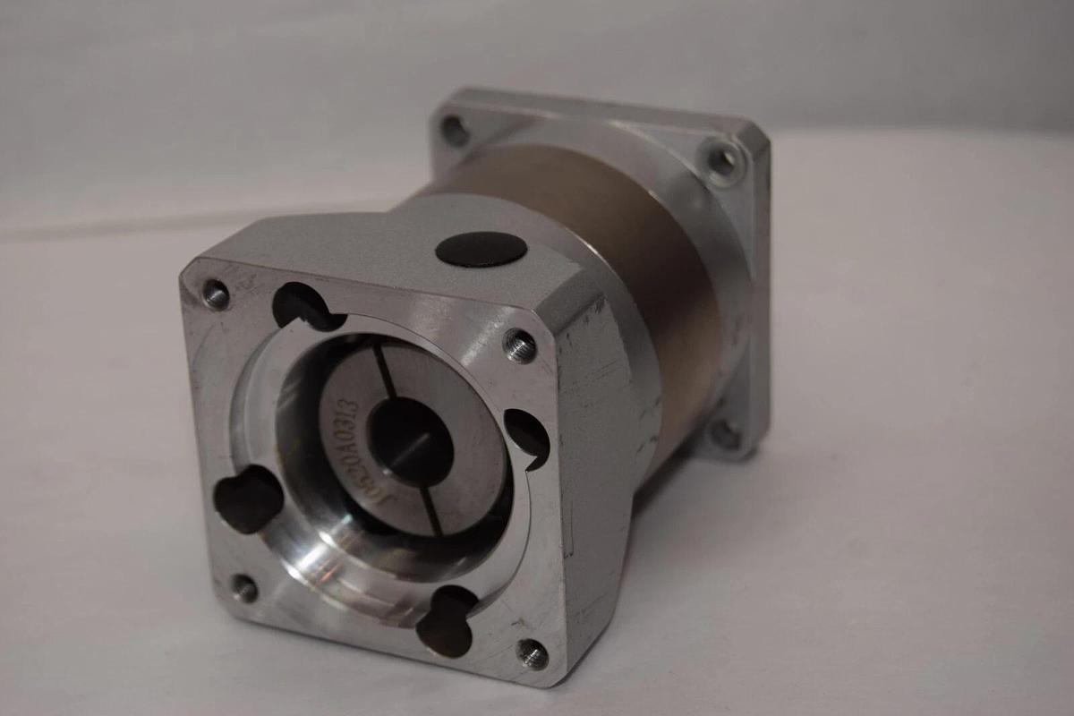 Used FENGXINJIDIAN PLF090-20 , 211028A0595 Planetary Gearbox