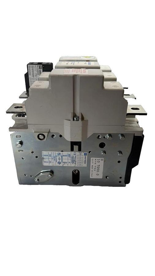 Cutler-Hammer CE15TN3 AC Magnetic Contactor Ser.B1 600V, 420 Amp 24V coil, 420A