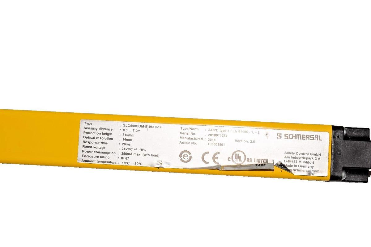 Used Schmersal Safety Light Curtain SLC440COM-E-0810-14 Emitter .3-7.0m 24VDC
