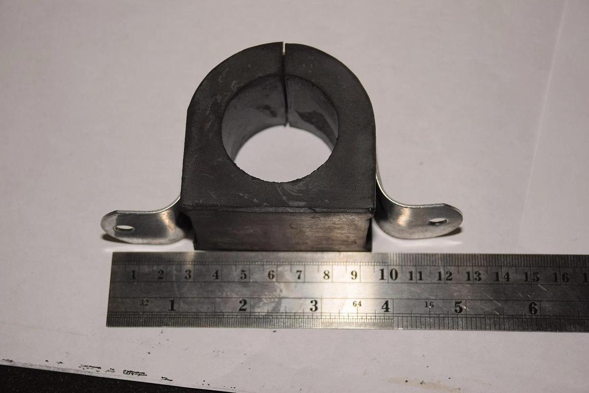 RIGID EIM-32-26 1-5/8" RUBBER VIBRATION DAMPING CLAMP NEW