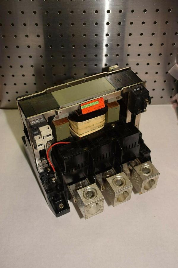 (NEW) KLOCKNER-MOELLER DIL 8A-22-NA DIL8A22NA 110/120V 50/60Hz CONTACTOR