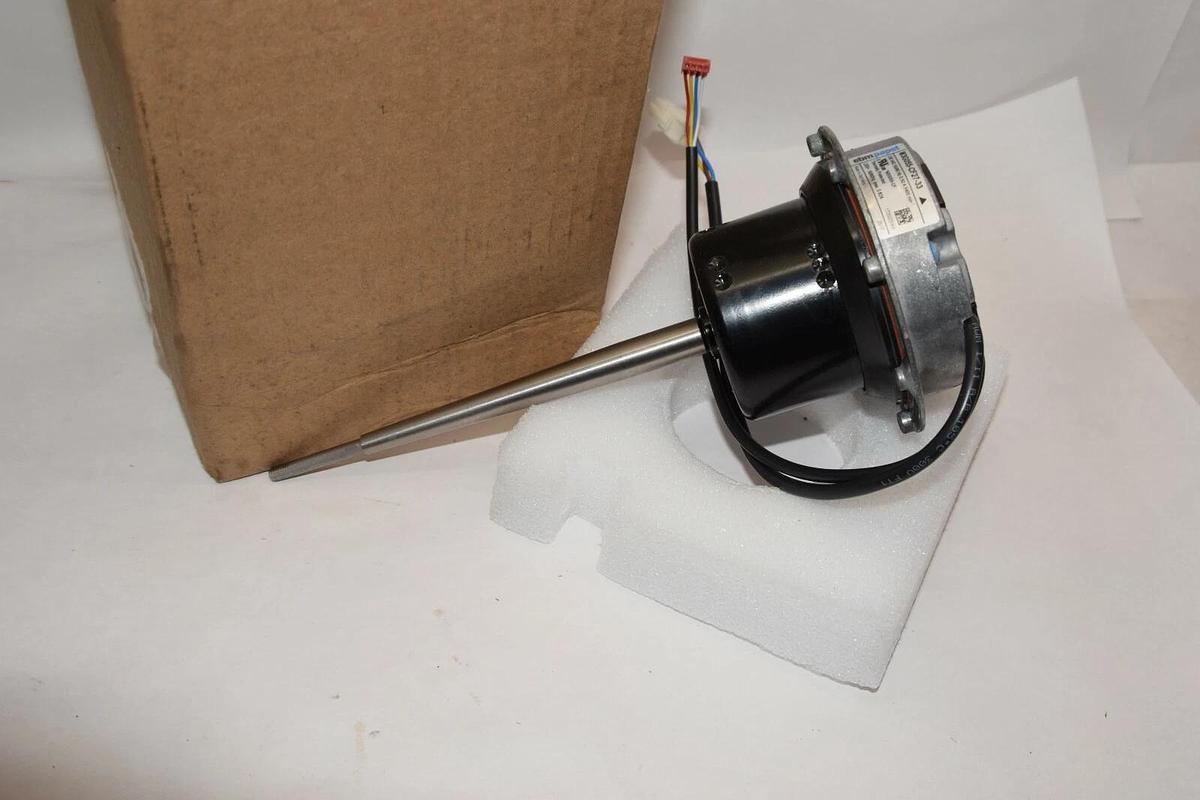 (NEW) EBMPAPST M3G055-CF27-33 230Vac 50/60Hz Axial Fan