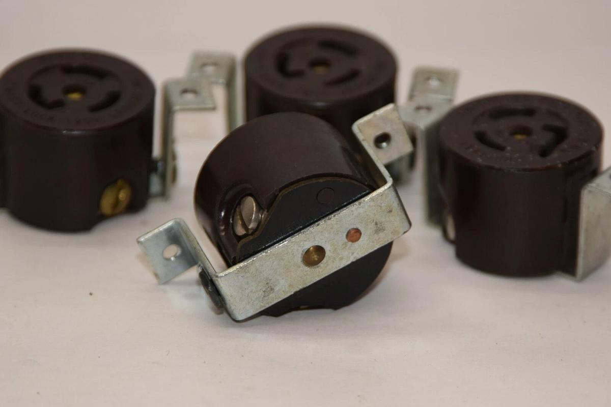 (NEW - LOT OF 4) HUBBELL 15A 125V Twist-Lock Receptacle