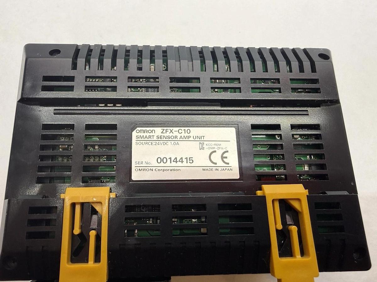 Omron Smart Sensor Amp Unit ZFX-C10 ZFXC10 24vdc 1.0A (New, take out)