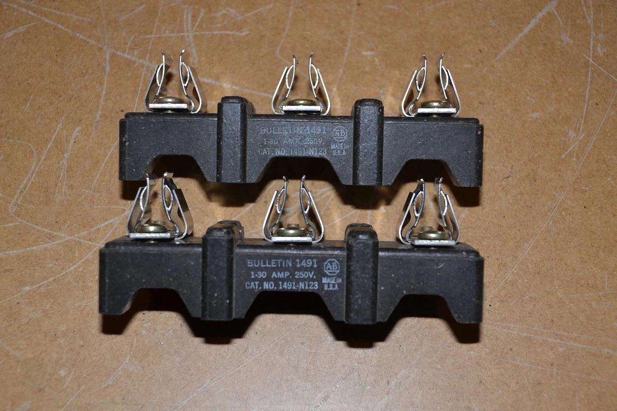 ALLEN BRADLEY 1491-N123 1491N123 SERIES A 30A 250V 3P FUSE BLOCK NEW