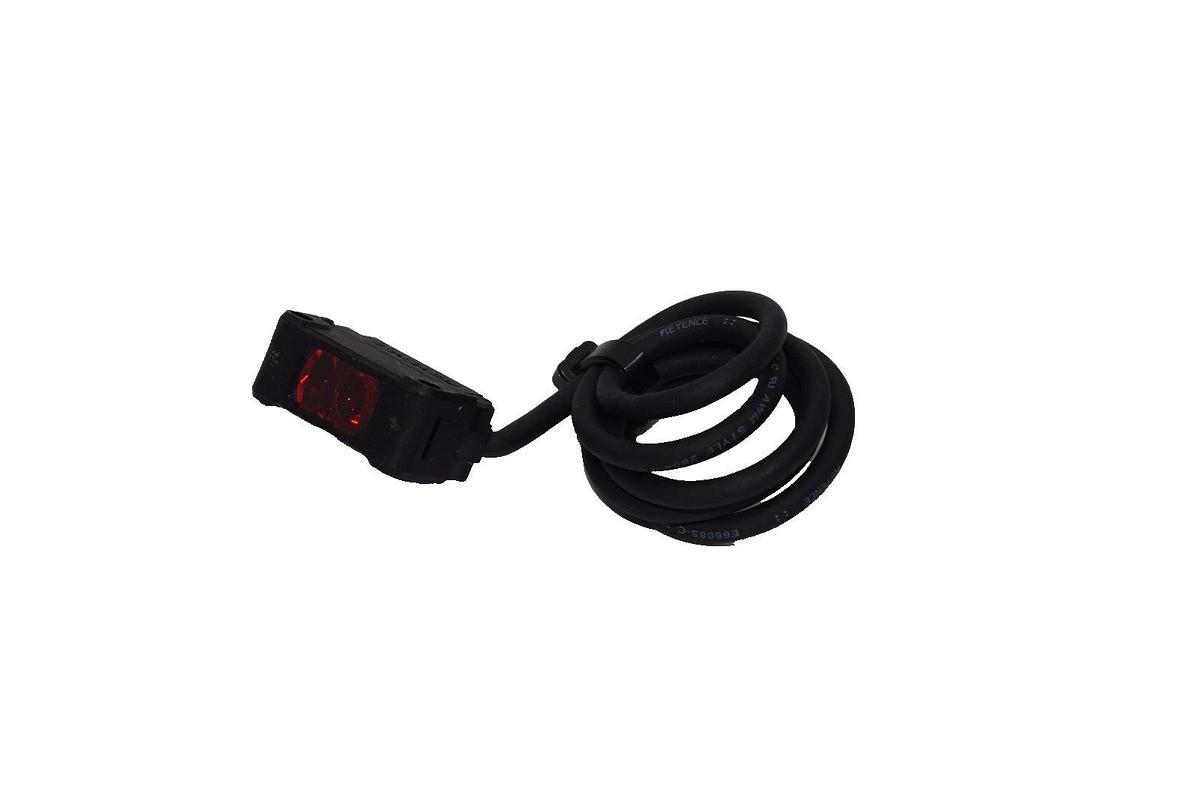 Used Keyence PZ-G101N , PZG101N 10-30Vdc Photoelectric Sensor - Lot of 5