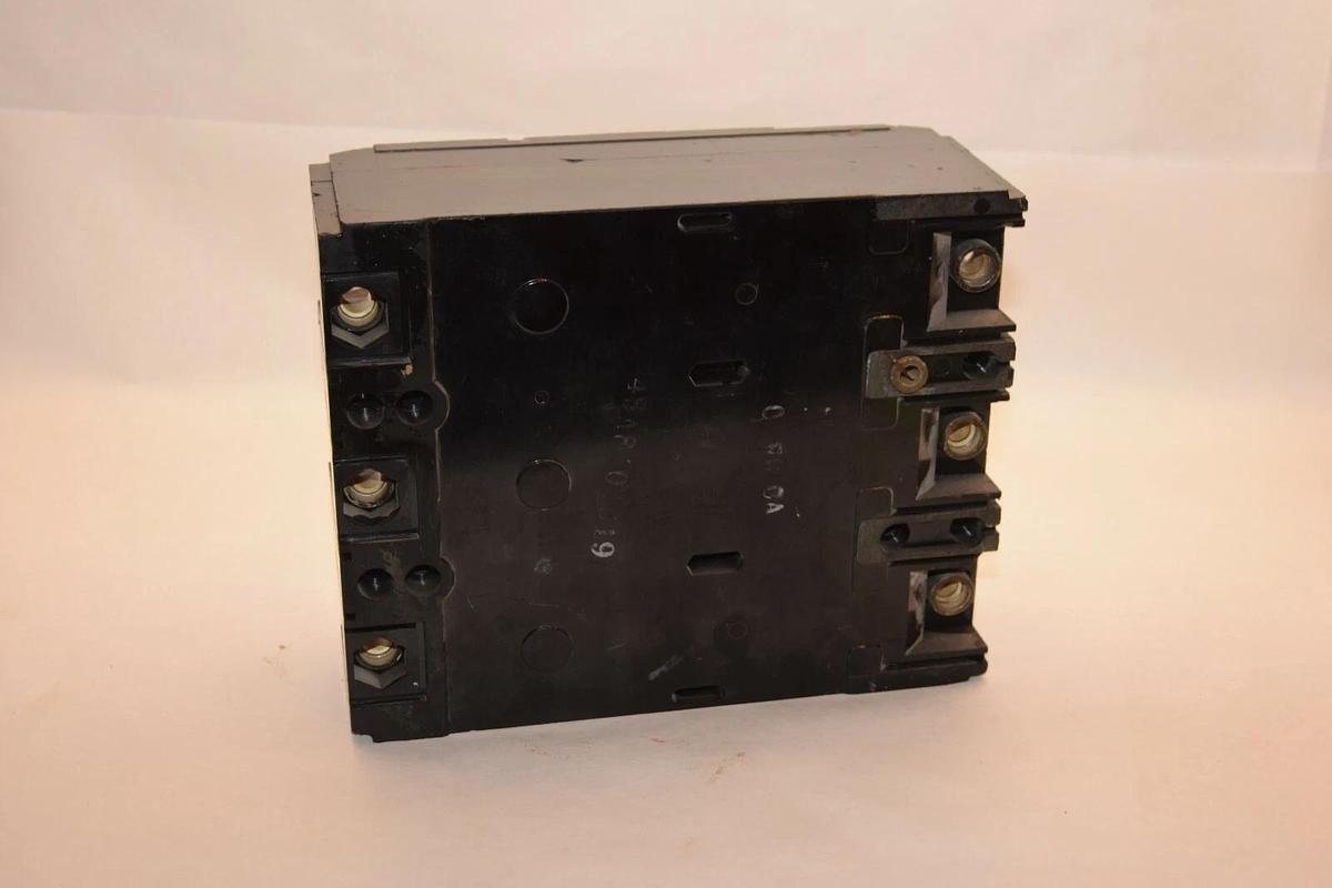 Used UNDERWRITERS LABORATORIES E-7819 CR-56 3P 150A Circuit Breaker