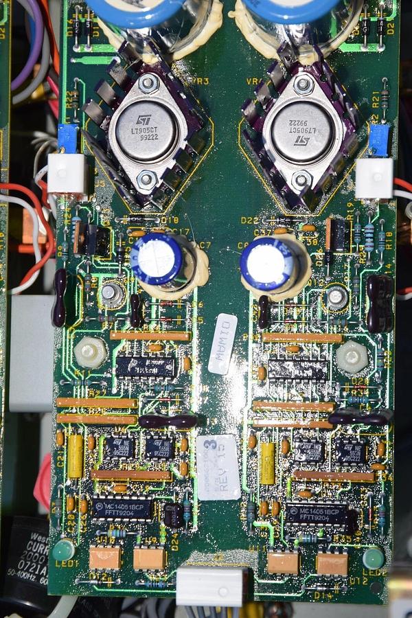 Used Westinghouse Accutrol 200 Adjustable Frequency Control A2T152B-10117 15hp 460v