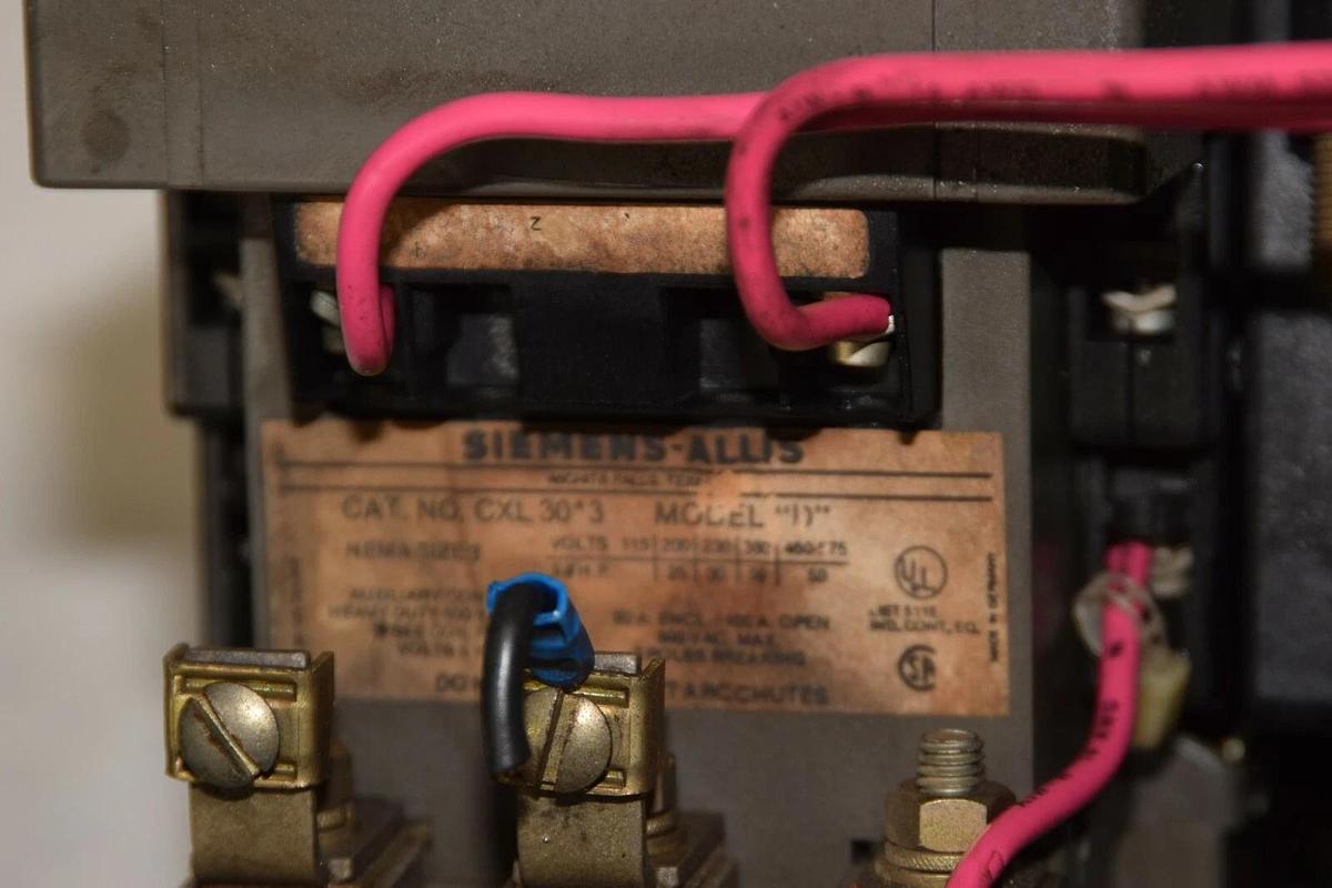 Used SIEMENS-ALLIS  Reversing Contactor CXL30*3 120V Model D OLR0253 Size Sz 3