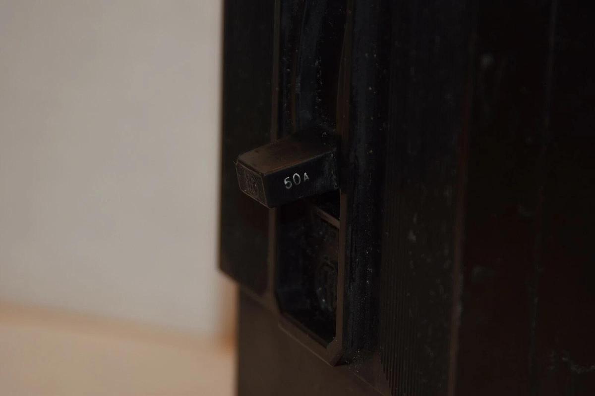 Used ITE 50AMP TYPE ET 100 3 POLE CIRCUIT BREAKER AMPERE "F" FRAME 50A 50 A