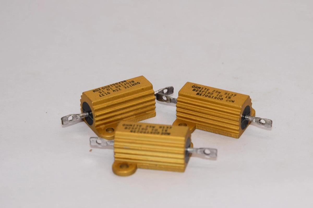 (NEW - Lot 3) OHMITE 825F1R0 RE70G1R00 20W 1Ω Resistor