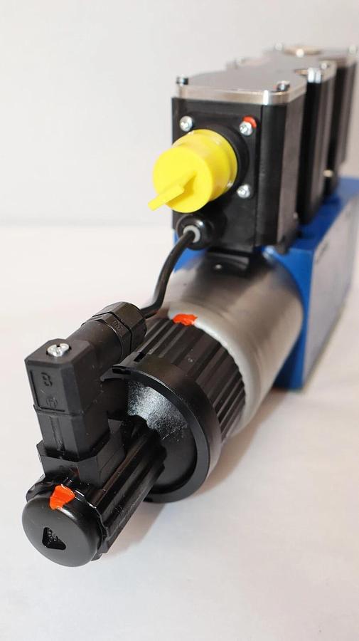 Rexroth Directional Control Valve STW0196-13/1V8-24CF6 STW019613/1V824CF6 *NOS*