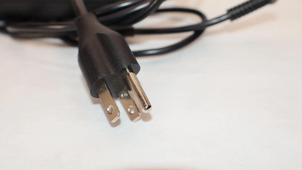 Used DELTA ELECTRONICS 737737-001 , HSTNN-DA27 150W 2.7A AC Adapter/Power Supply