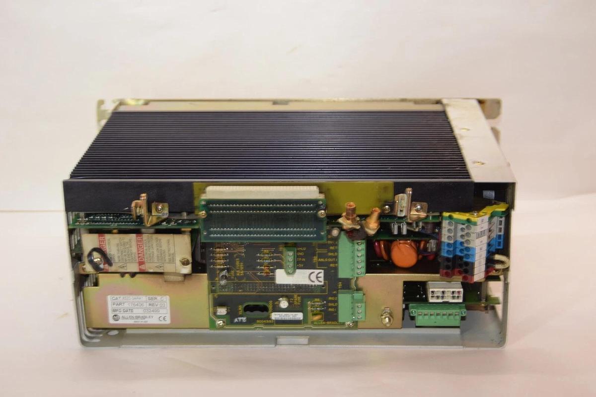 Used ALLEN BRADLEY 8520-3S10A-BAT-EX4-S-1-2-3-4-5-7 Ser C 380/460V 13A Servo Amplifer
