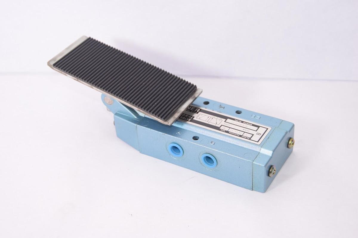 (NEW) SKINNER S3T0CCX2 1/4" Directional Control Valve Pneumatic Air Foot Pedal