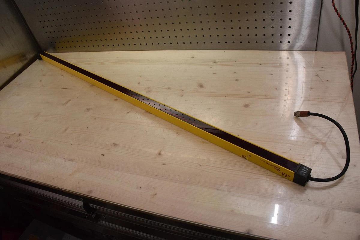 Used STI MICRO 70118-1041 MC47-20-1125-R, MC4700 RECEIVER SAFETY LIGHT CURTAIN