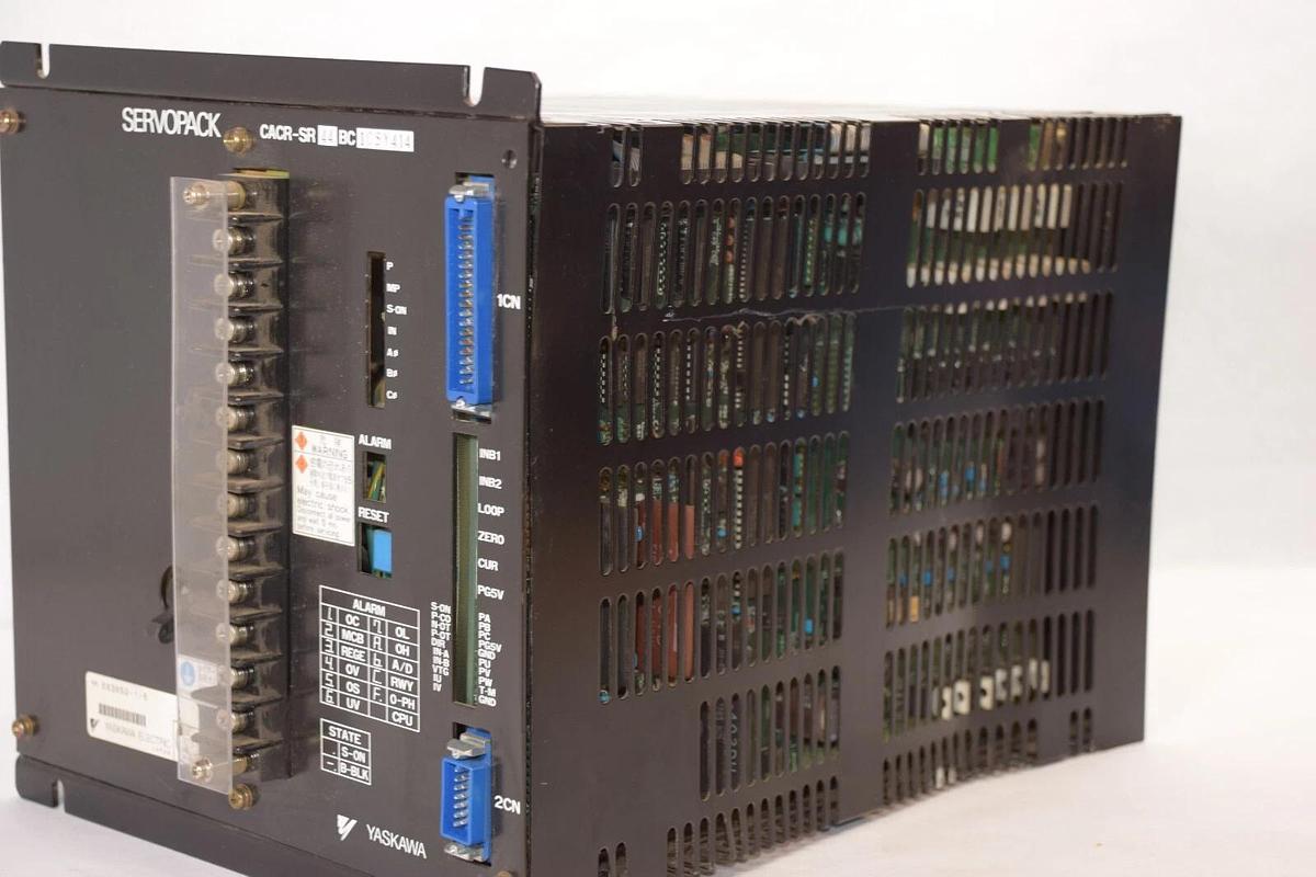 Used Yaskawa Drive ServoPack CACR-SR44BC1CSY414 CACRSR44BC1CSY414 *casing dented*