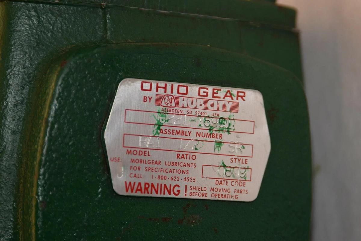 HUB CITY 0221-16991 RA1 Ratio 1/2 1:2 F SR Dual Shaft Rt Angle Gear Reducer NEW