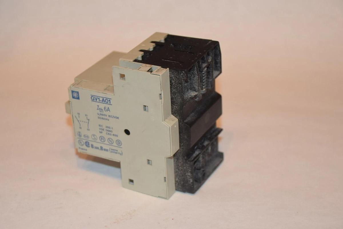 Used TELEMECANIQUE GV1-M04 GV1M04 0.4-0.63A MOTOR CIRCUIT BREAKER w/ Aux GV1-A01