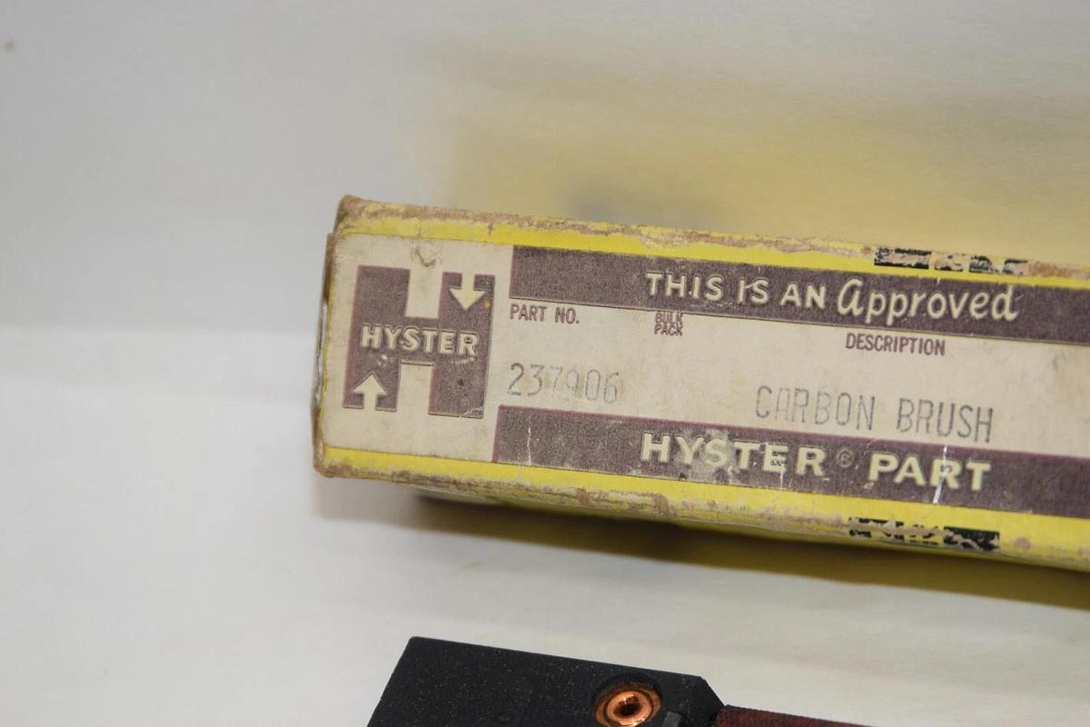 (NEW) HYSTER 237906 25SP Carbon Brush