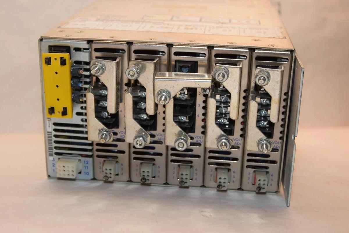 Used POWER-ONE HPM5C1C1E1E1H1S240 3.3-28-28-15-15V , 35-8.6-8.6-16-16A Power Supply