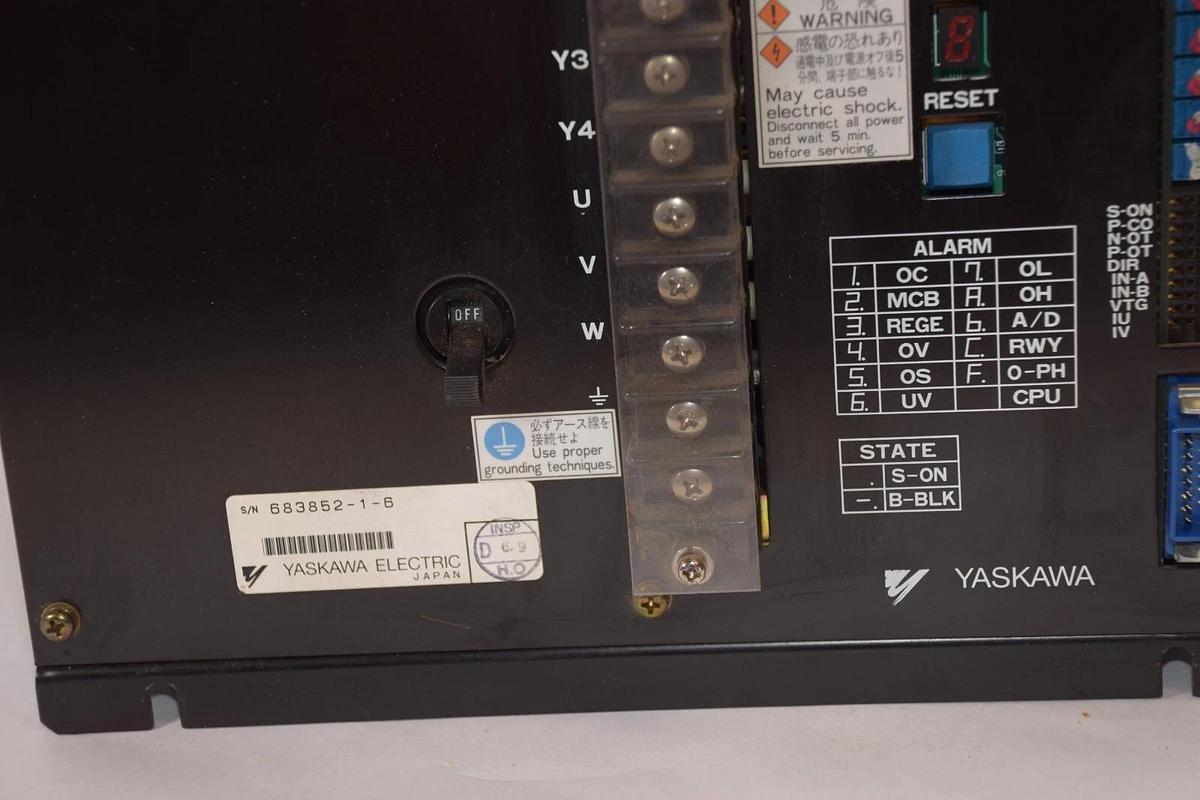 Used Yaskawa Drive ServoPack CACR-SR44BC1CSY414 CACRSR44BC1CSY414 *casing dented*