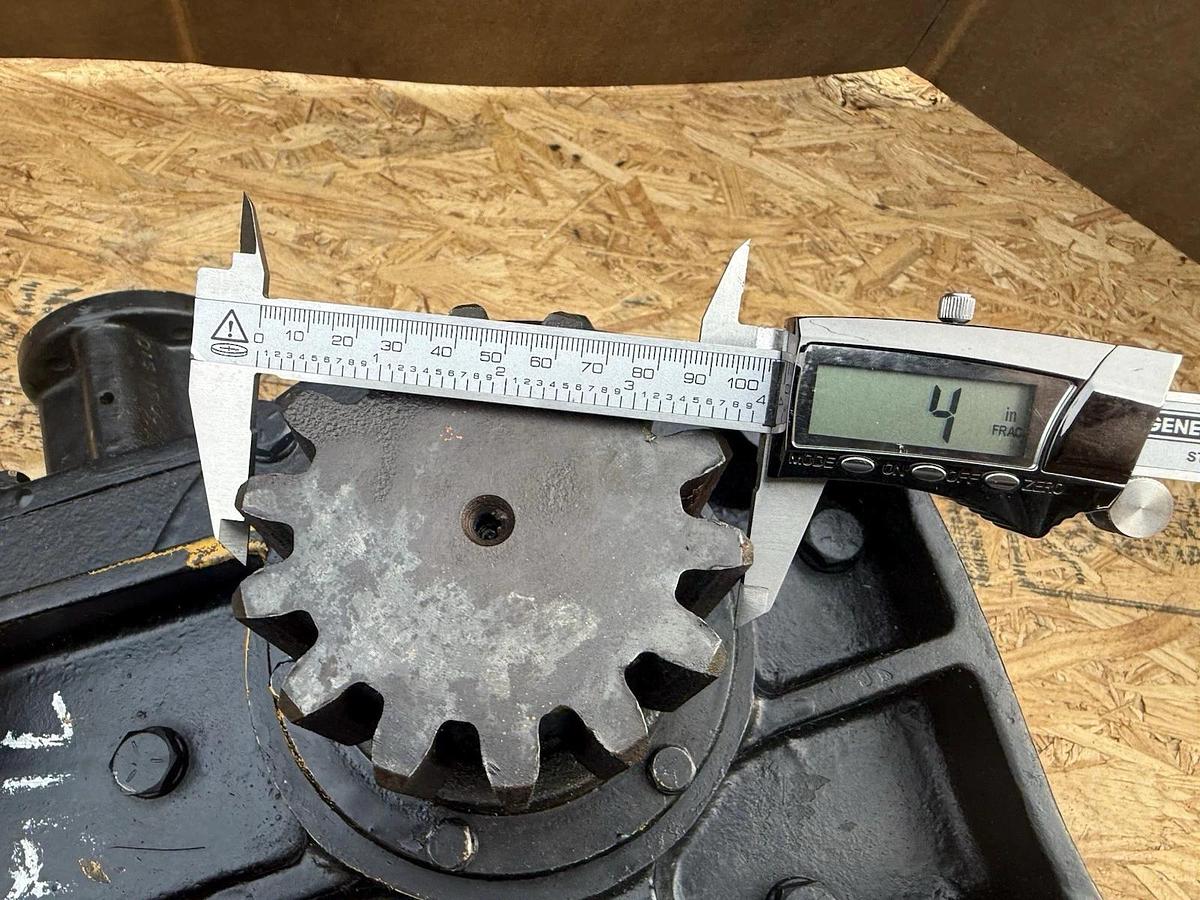 Used Altec Gear Products U15-032 Worm Gear Box Gearbox US15-032 015-10001-1