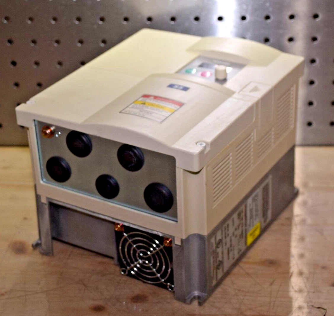 Toshiba VFS5-5020UPH Transistor Inverter AC Drive 2.1A 1Hp 575V 2 KVA 1HP (NEW)