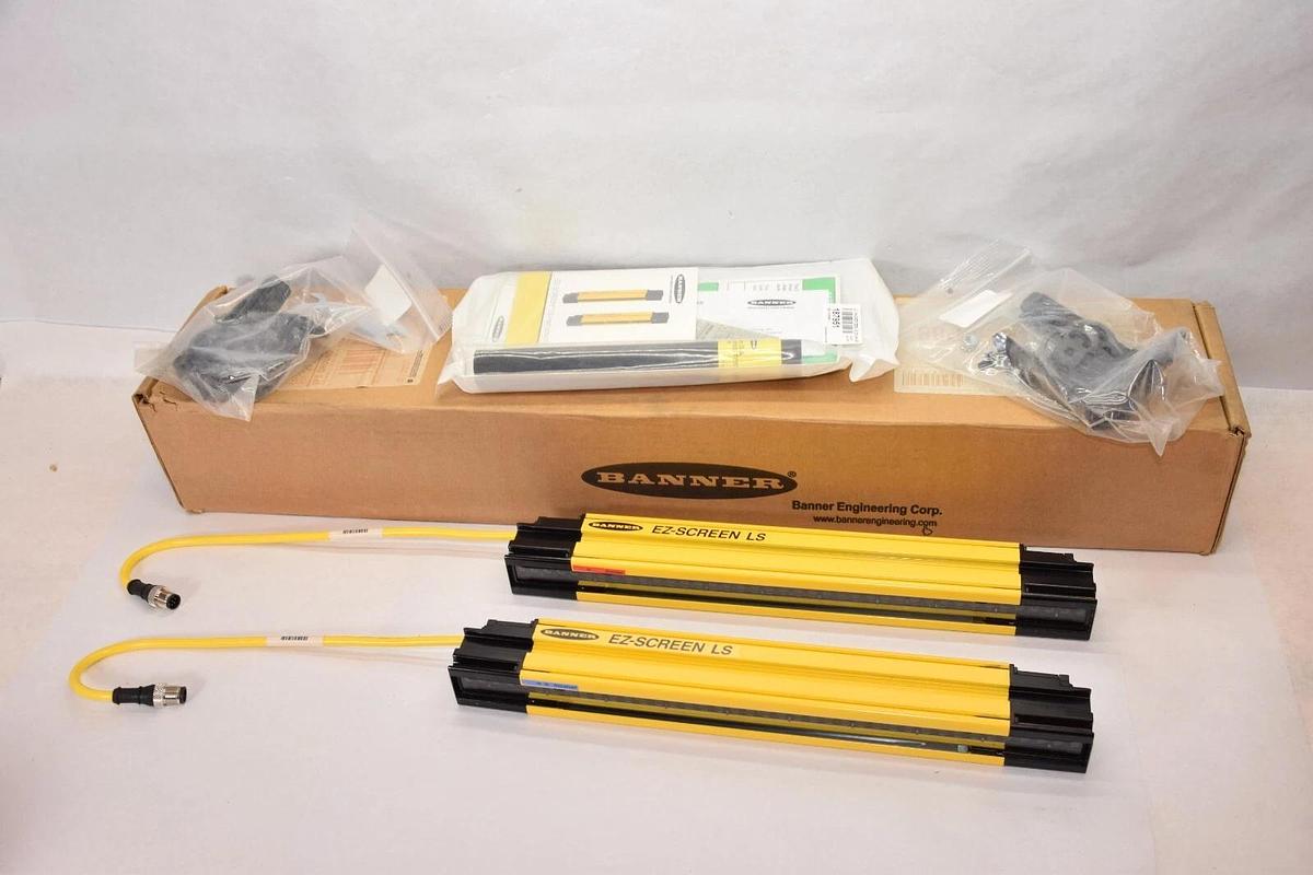 (NEW) BANNER SLLCP23-350P88 , 89759 Emitter/Receiver EZ Screen Light Curtain