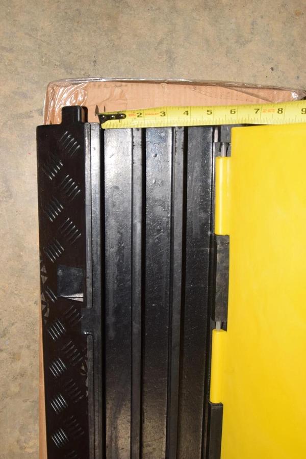 (NEW) CXRCY 38.5" x 12" LESSHATL00714YJ Cable Protector  Ramp