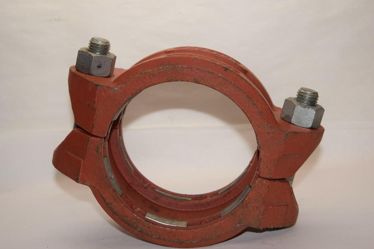(NEW) GRUVLOK Roughneck 6" 7005 Iron Pipe Coupling *No Seal/Gasket*