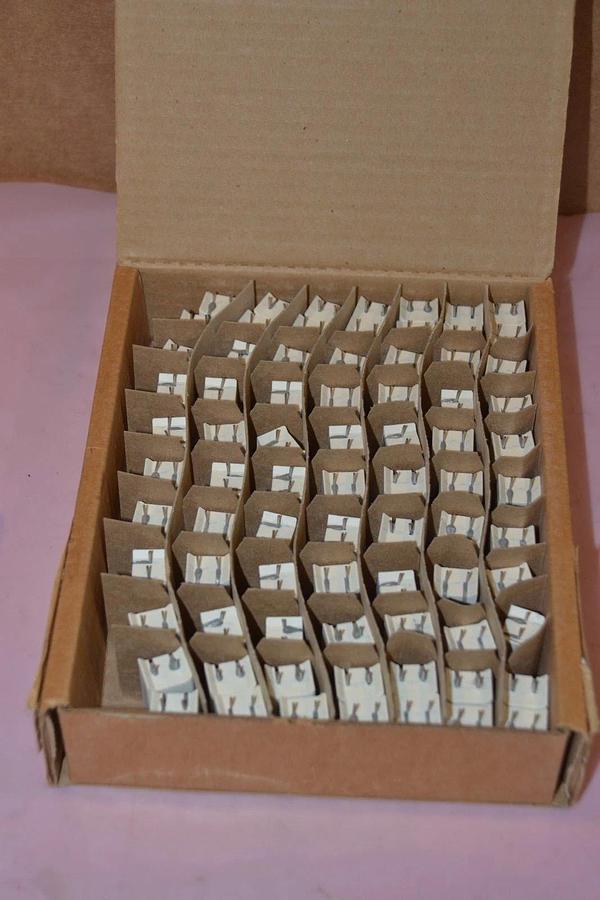 Lot 77 Siemens IRC Switches PWR103301J PWR-10-3.3K-5 NIRC 0721 PWR10 3.3K5% NEW