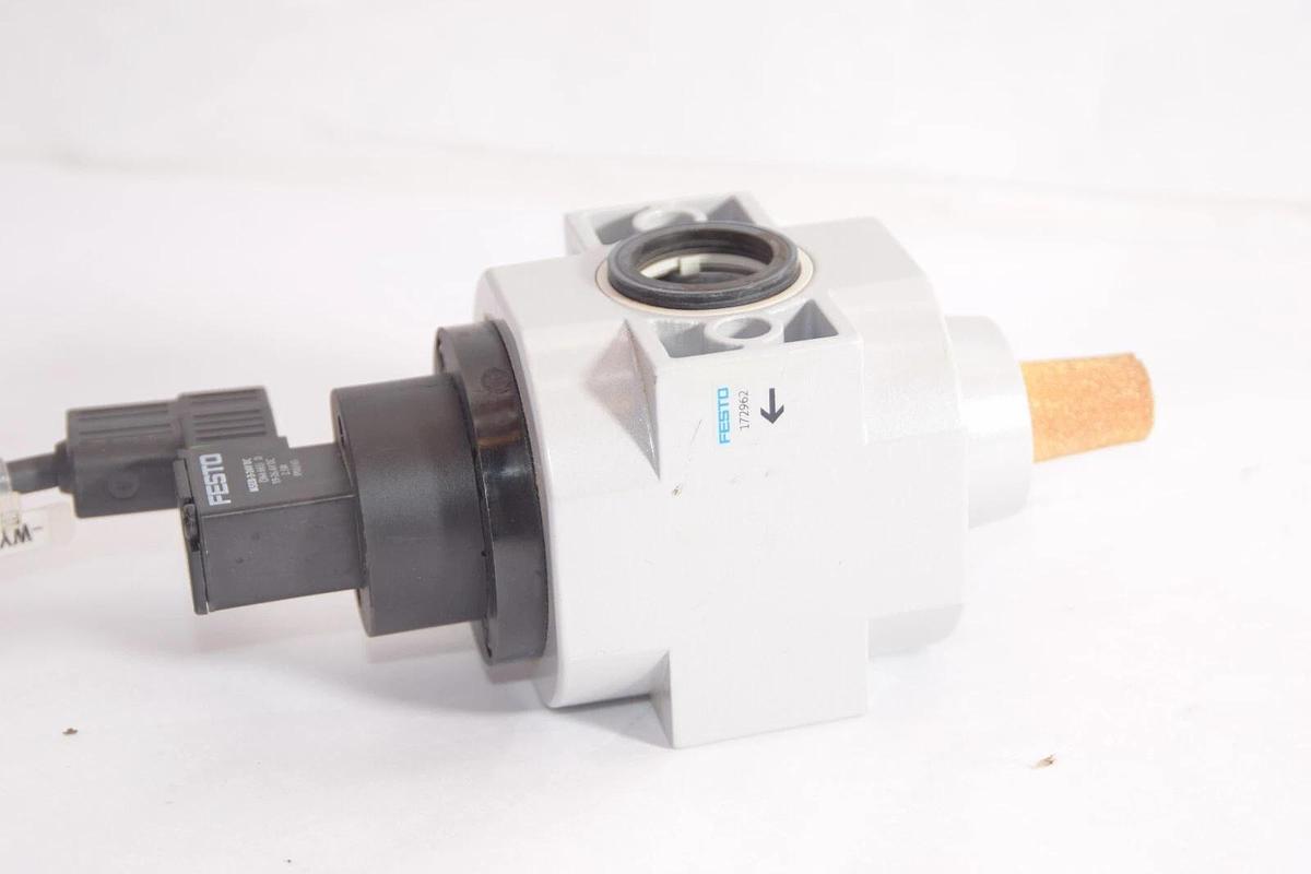 Used FESTO HEE-...-D-MAXI-24 2.5Bar 36psi On/Off Valve